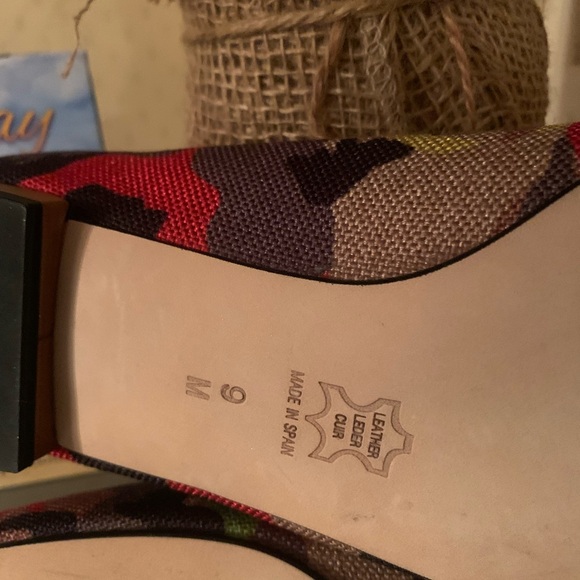 Jon Josef, flat RED Camo loafer, worn 2 times, size 9 med, made in Spain. - Picture 9 of 10